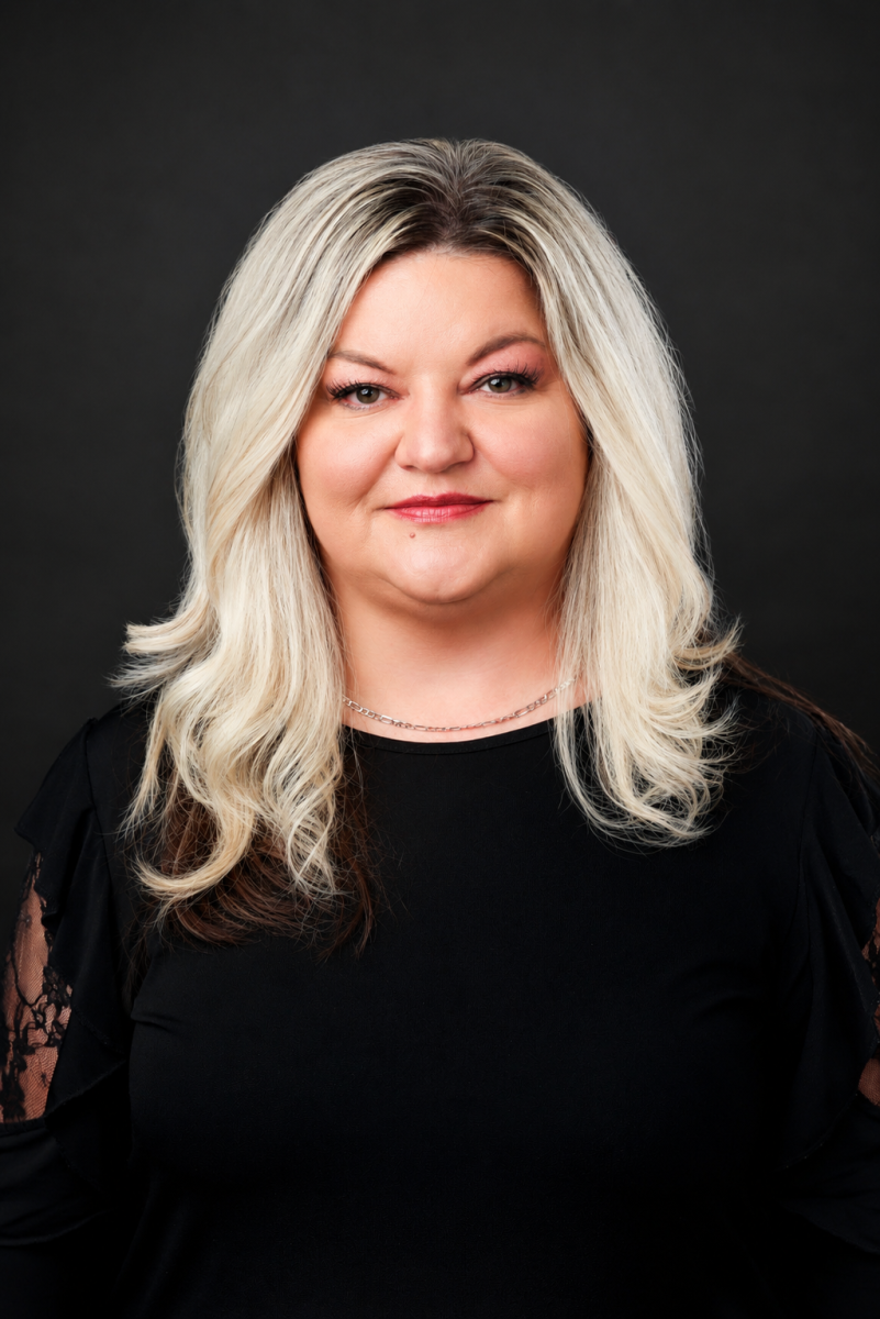 headshot of April Ward