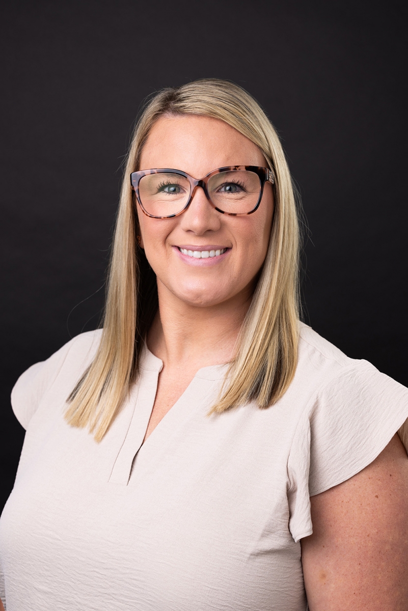 headshot of Kristin Farmer